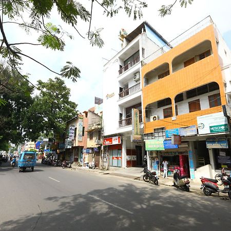 ホテル Oyo 094 Bussy St Prakasam Residency ポンディシェリ エクステリア 写真