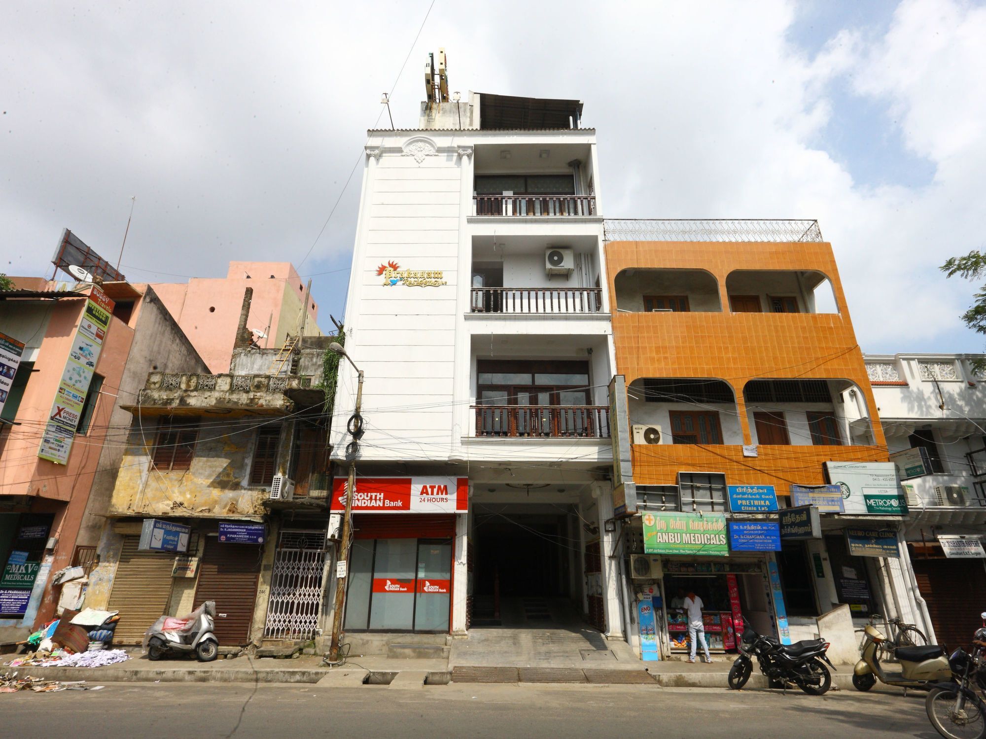 ホテル Oyo 094 Bussy St Prakasam Residency ポンディシェリ エクステリア 写真